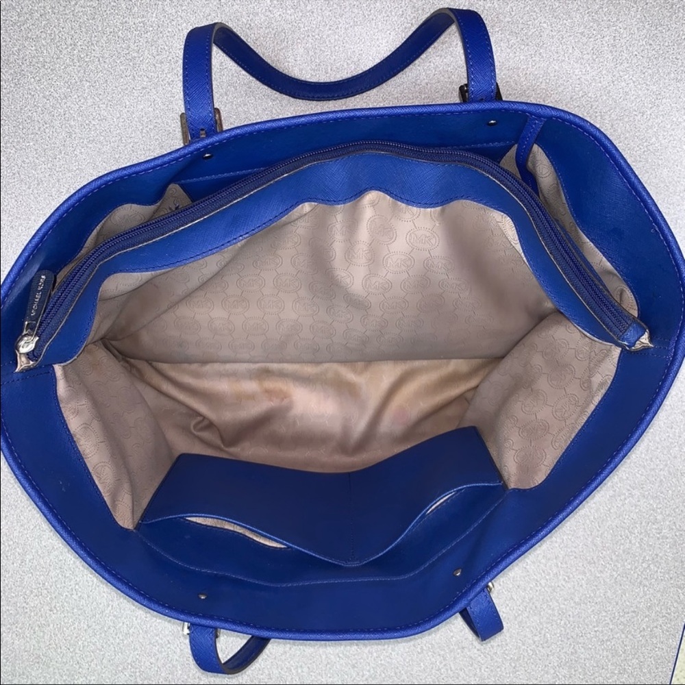 Michael KorsJet Set Travel Tote - Picture 4 of 6